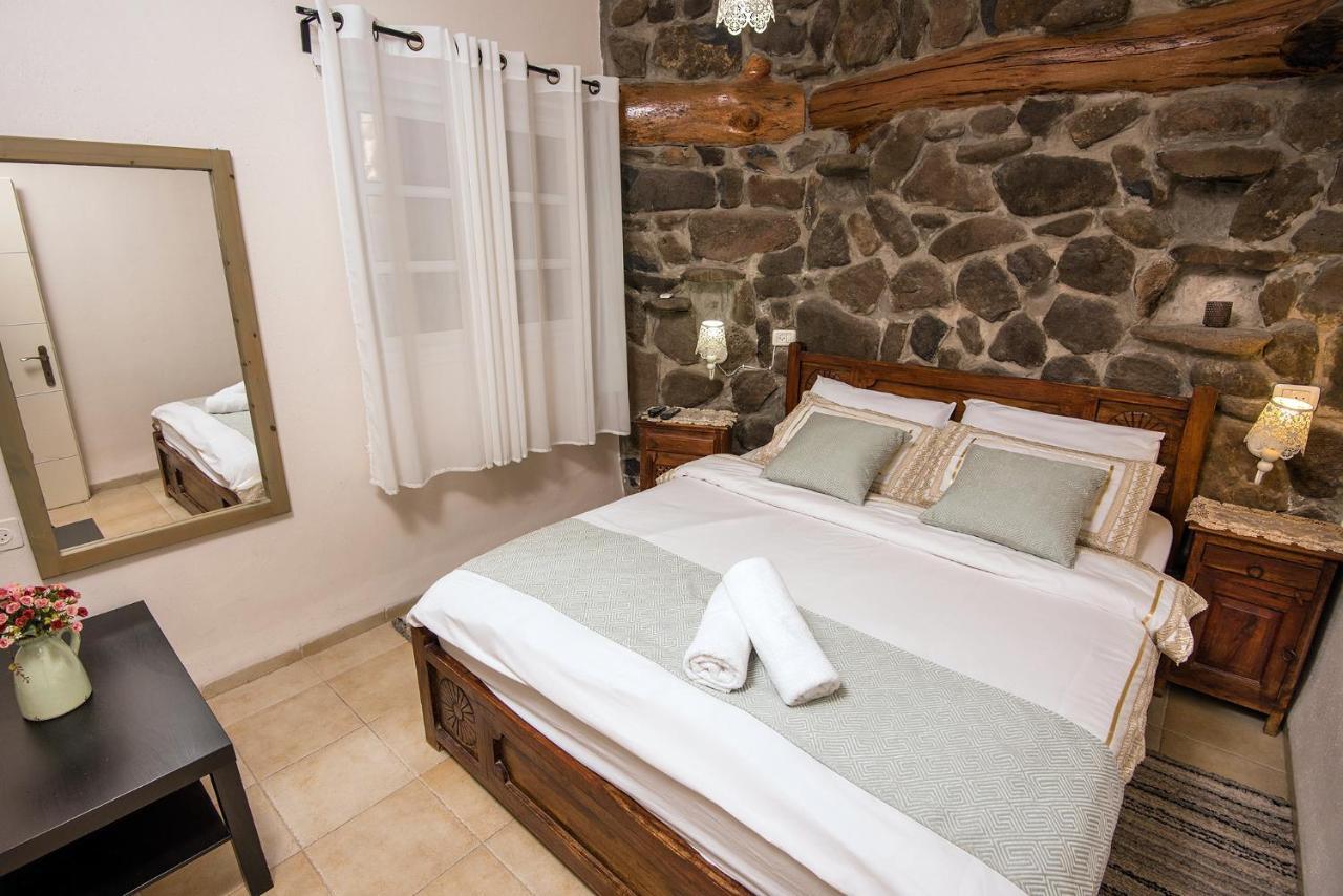 כחול ירוק בכפר Villa Had Nes Bagian luar foto