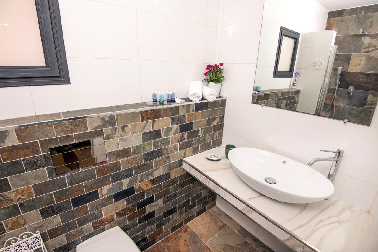 כחול ירוק בכפר Villa Had Nes Bagian luar foto