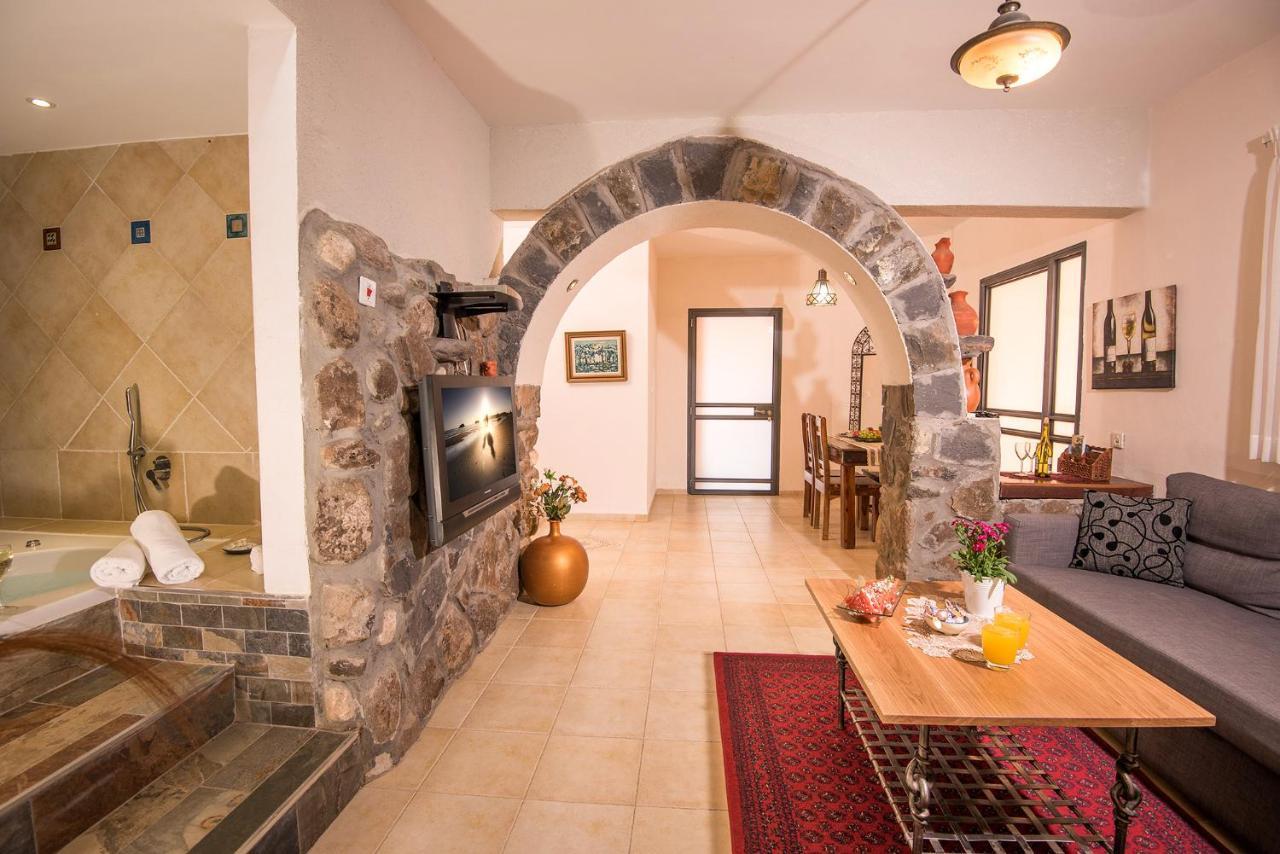כחול ירוק בכפר Villa Had Nes Bagian luar foto