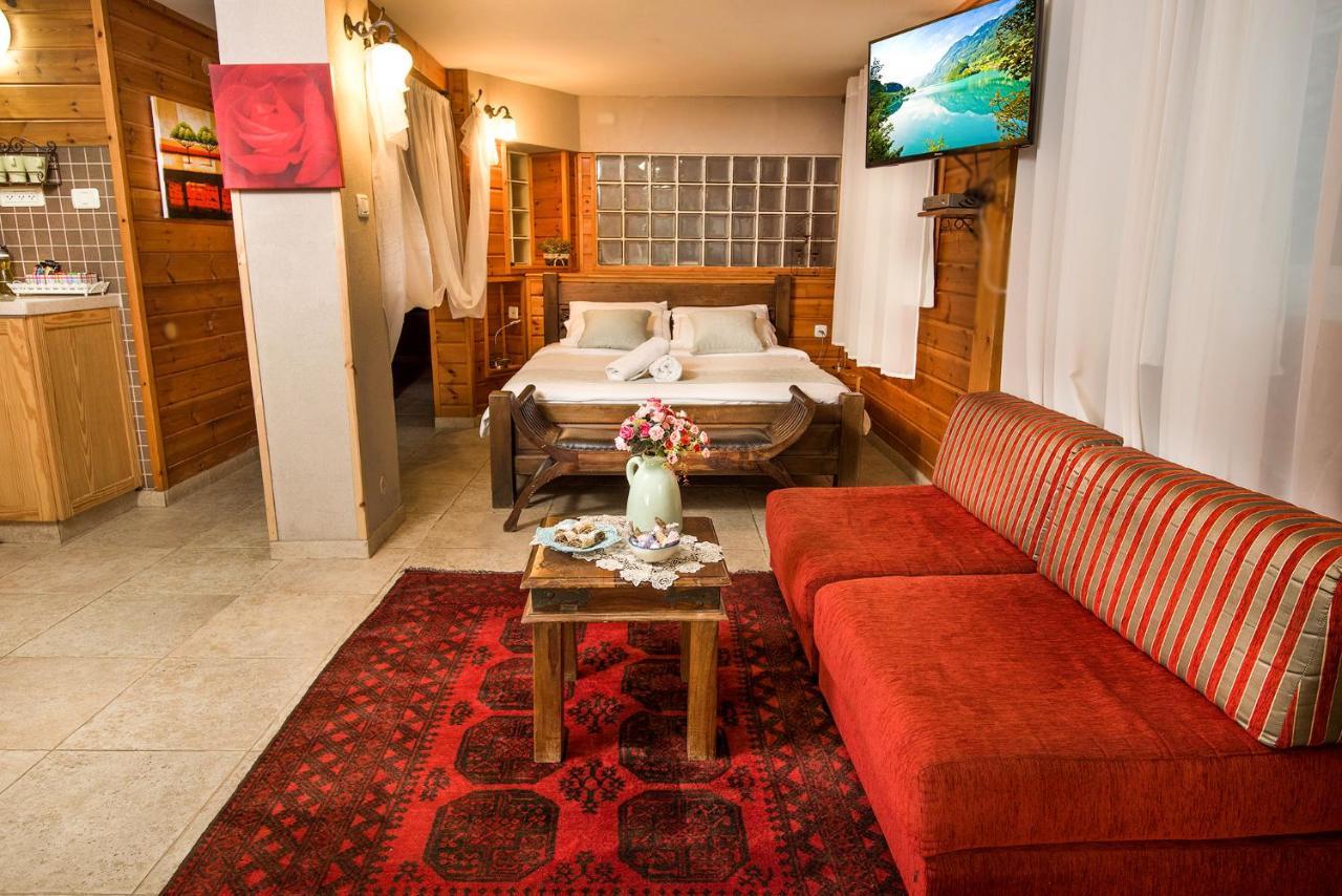 כחול ירוק בכפר Villa Had Nes Bagian luar foto