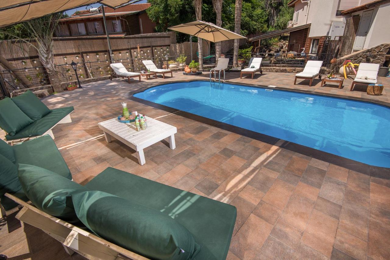 כחול ירוק בכפר Villa Had Nes Bagian luar foto