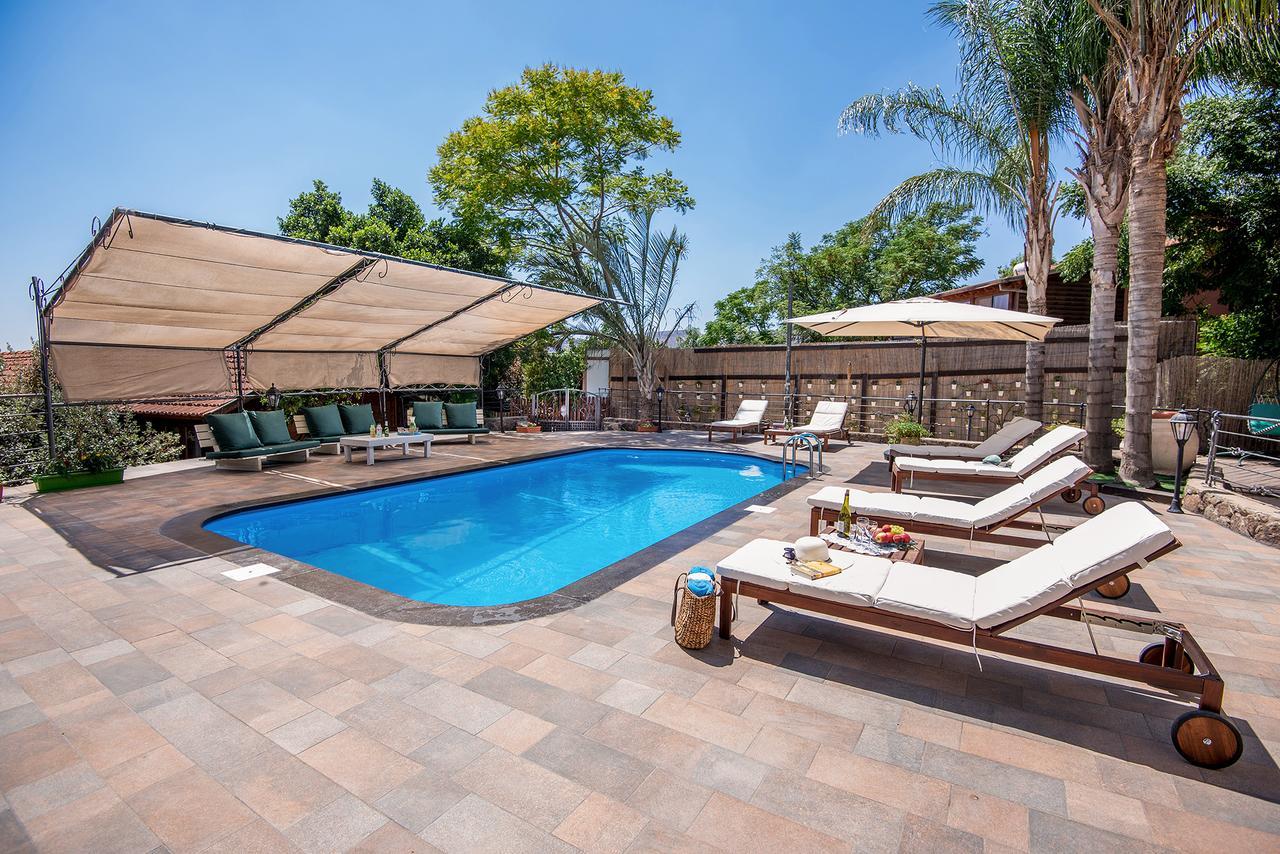כחול ירוק בכפר Villa Had Nes Bagian luar foto
