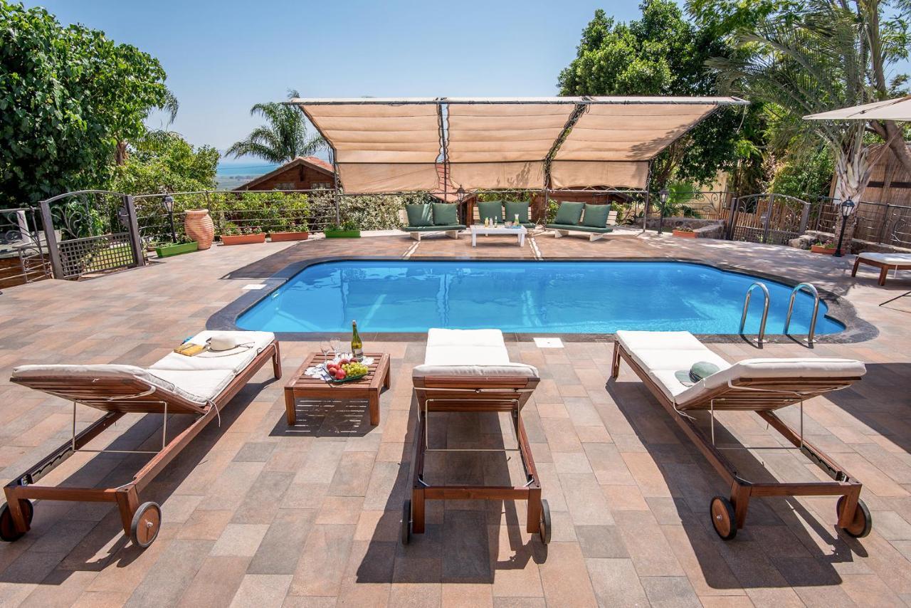 כחול ירוק בכפר Villa Had Nes Bagian luar foto